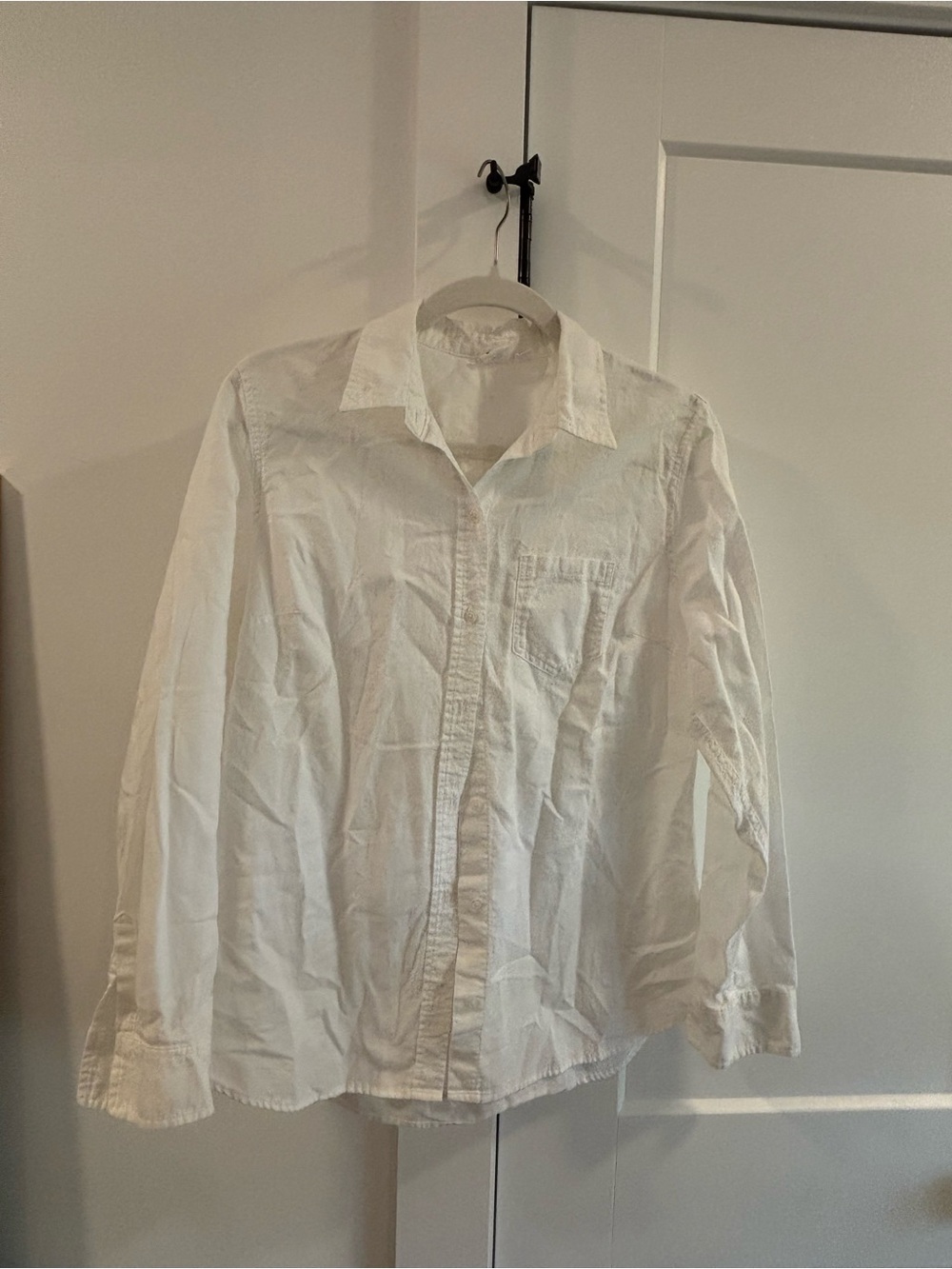 GAP White Women’s Casual Button-Down Shirt